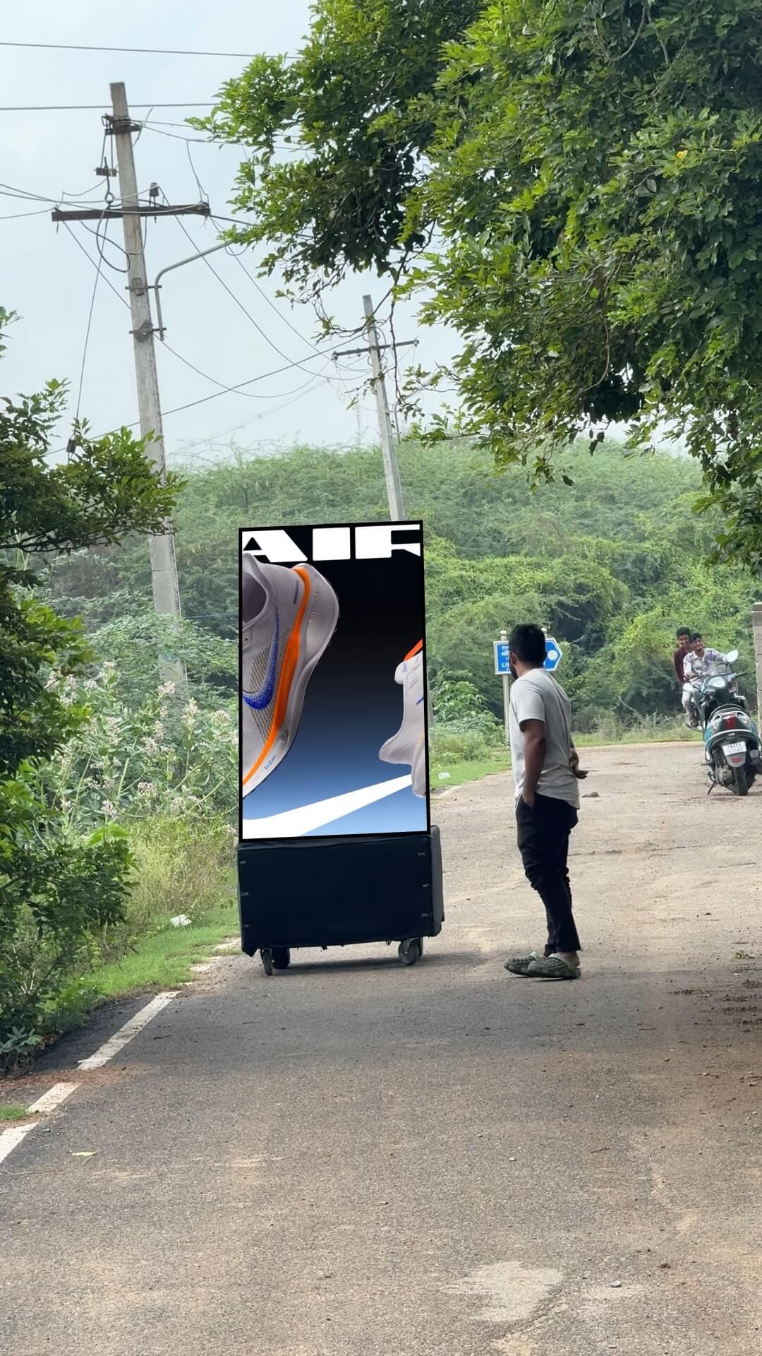 Starline Robotics mobile advertising robot — prototype 2