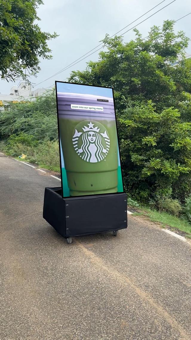 Starline Robotics mobile advertising robot — prototype 5